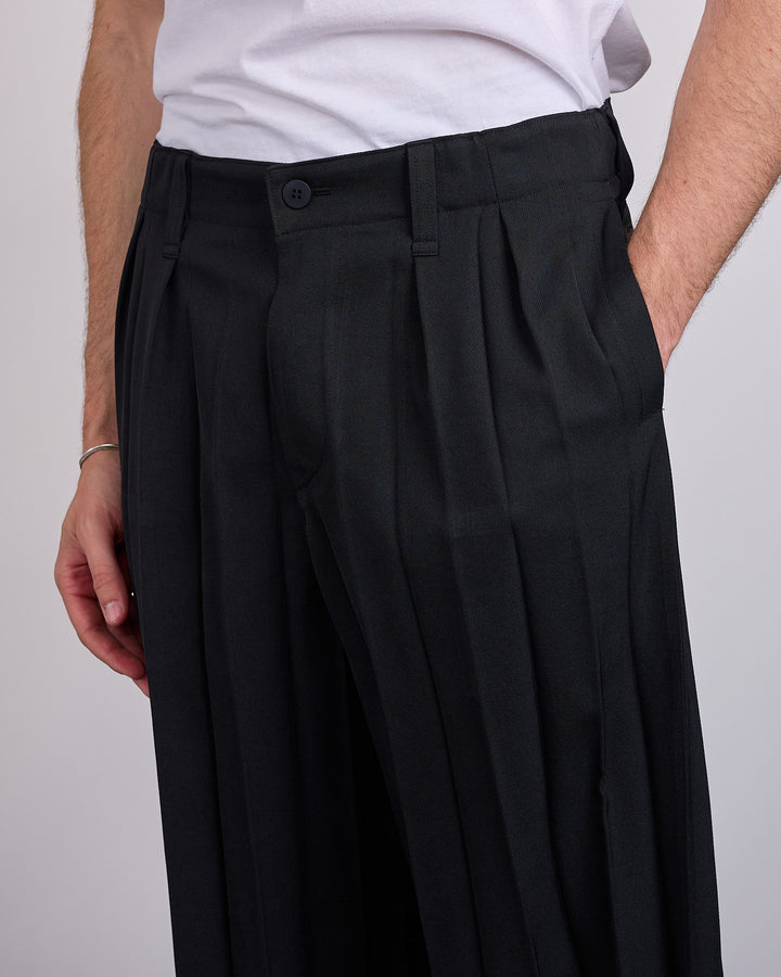 HOMME PLISSÉ ISSEY MIYAKE Edge Ensemble Pant Black