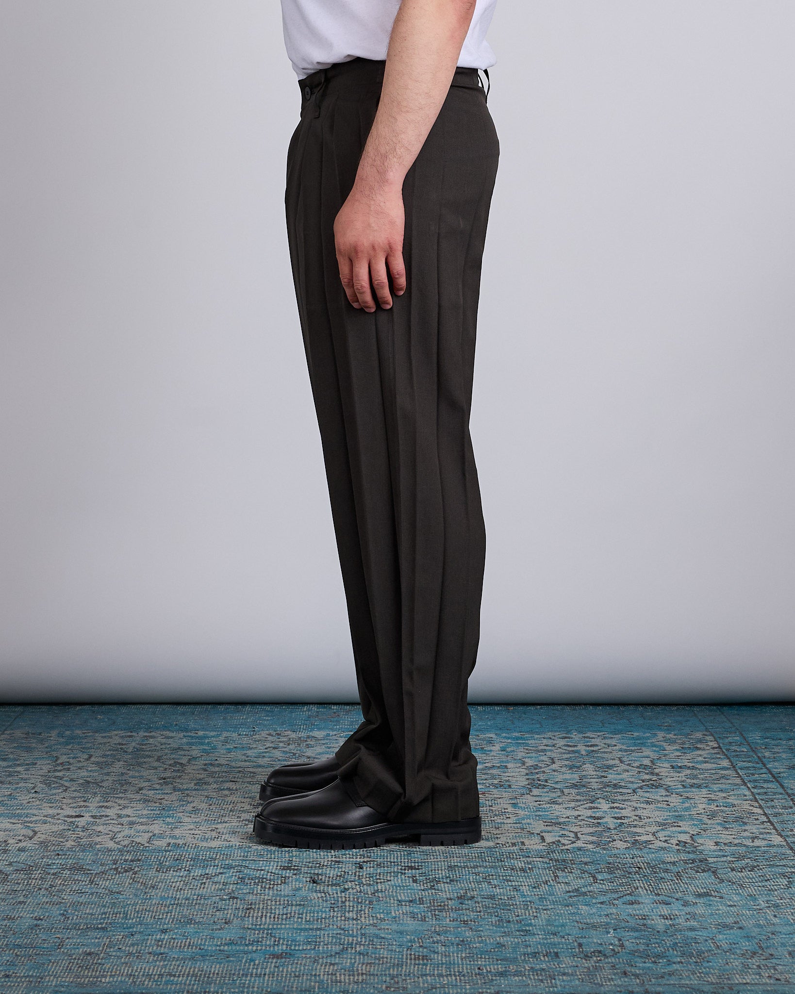 HOMME PLISSÉ ISSEY MIYAKE Edge Ensemble Pant Dark Brown – LESS 17