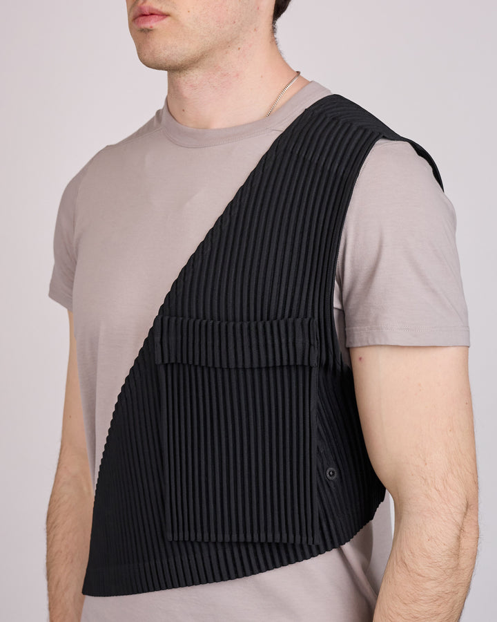 HOMME PLISSÉ ISSEY MIYAKE Painter's Gear Vest Black
