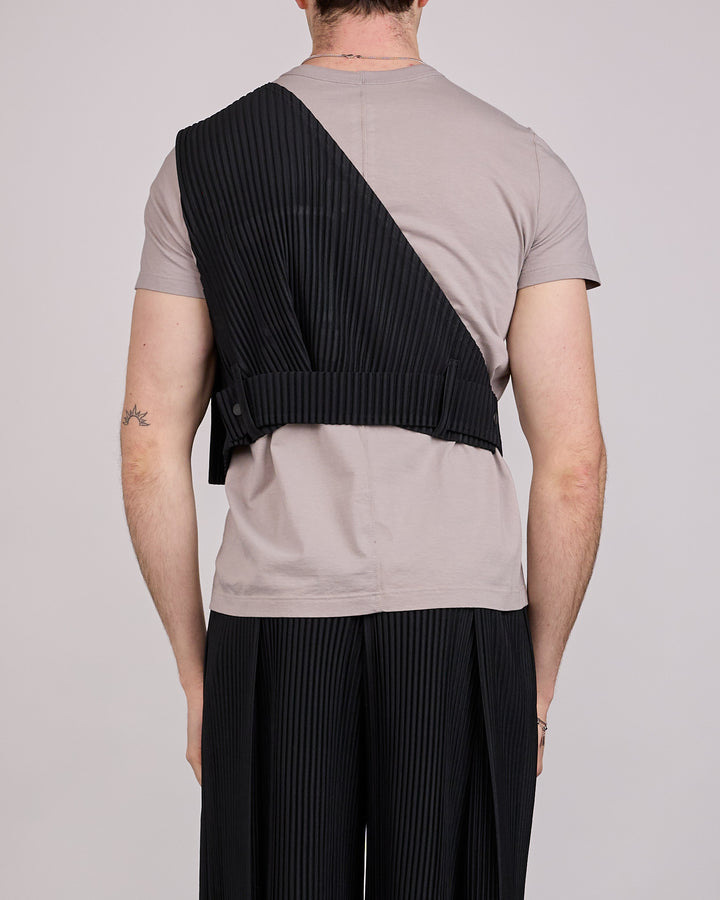 HOMME PLISSÉ ISSEY MIYAKE Painter's Gear Vest Black