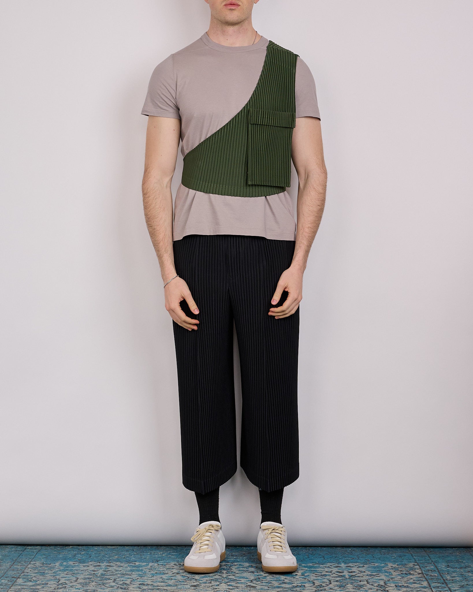 トップス HOMME PLISSE ISSEY MIYAKE PAINTER'S GEAR HOMME PLISSÉ ISSEY MIYAKE Painter's Gear Vest Duomo Door Green