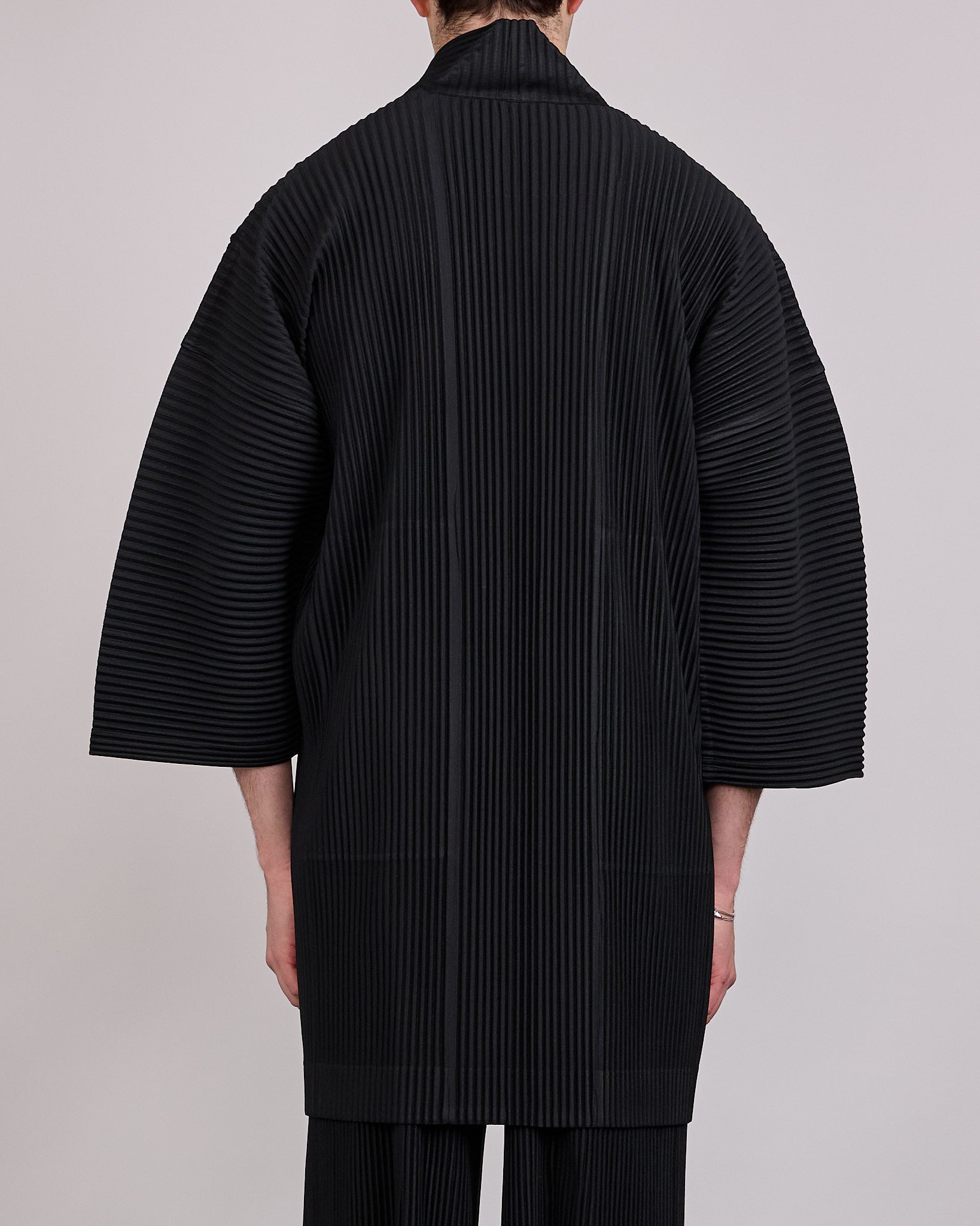 HOMME PLISSÉ ISSEY MIYAKE Pleats April Oversized Jacket Black