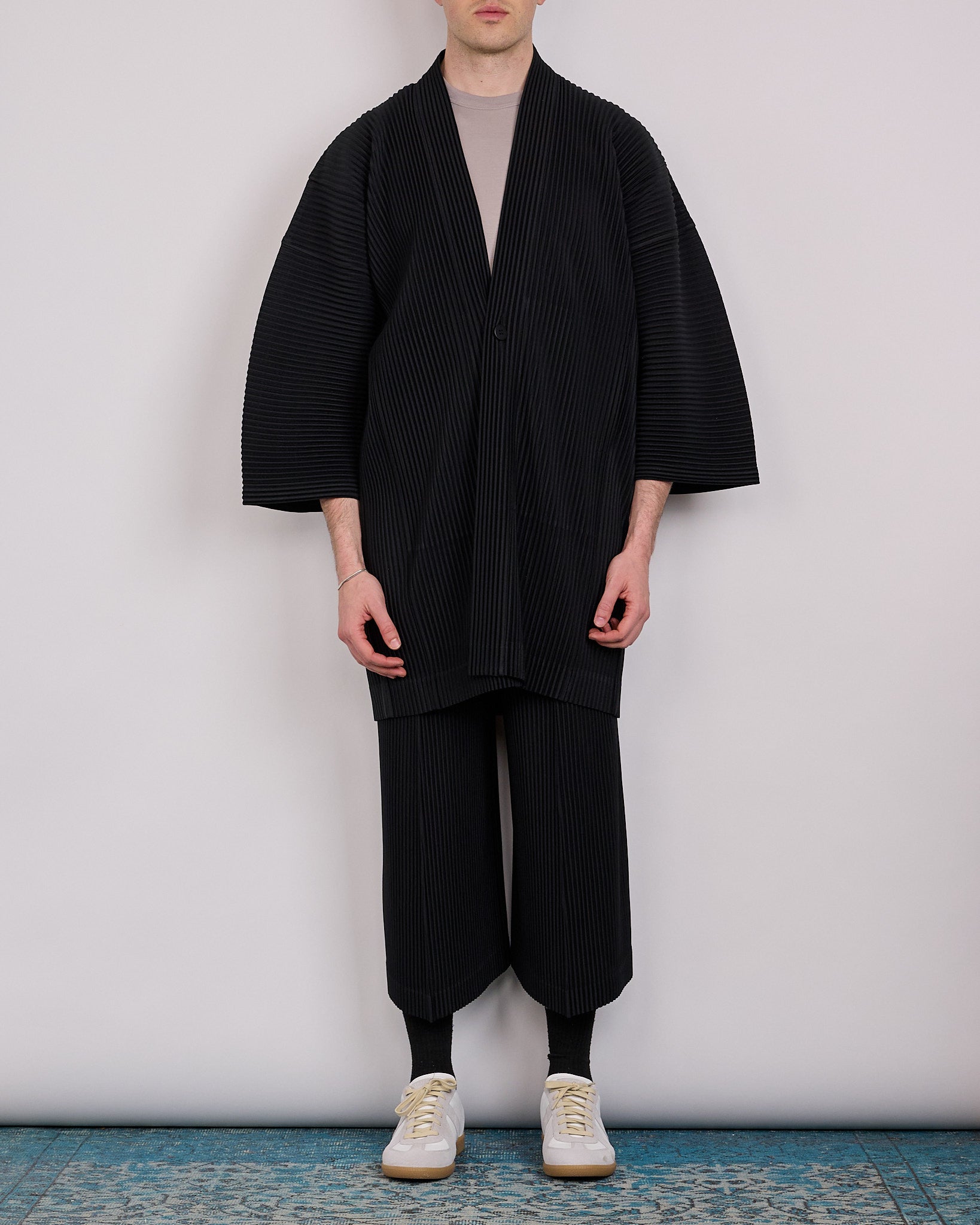HOMME PLISSÉ ISSEY MIYAKE – LESS 17