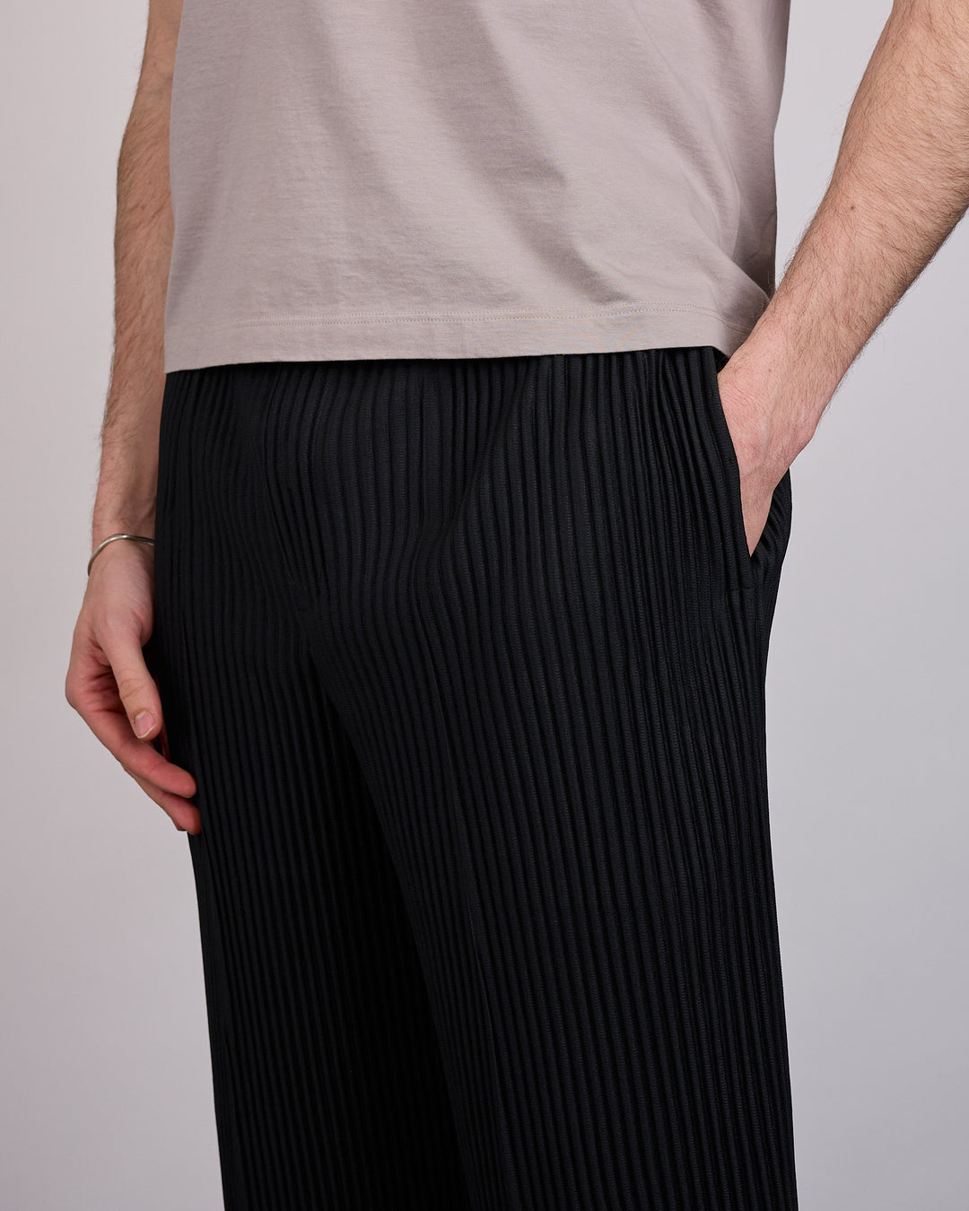 HOMME PLISSÉ ISSEY MIYAKE Pleats April Pant Black