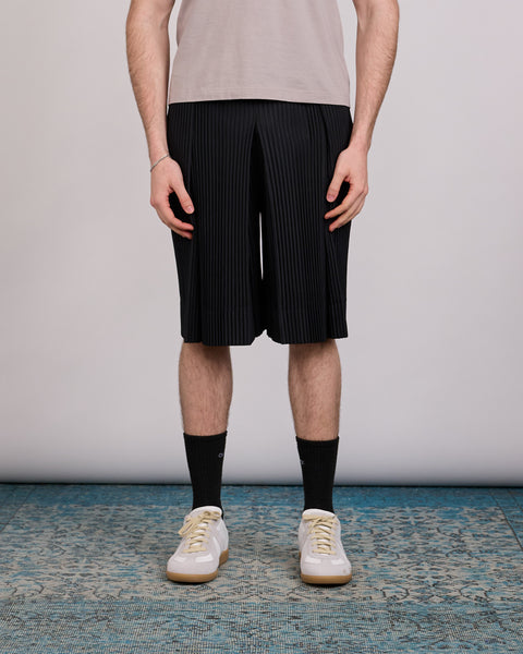 HOMME PLISSÉ ISSEY MIYAKE Pleats April Short Black – LESS 17