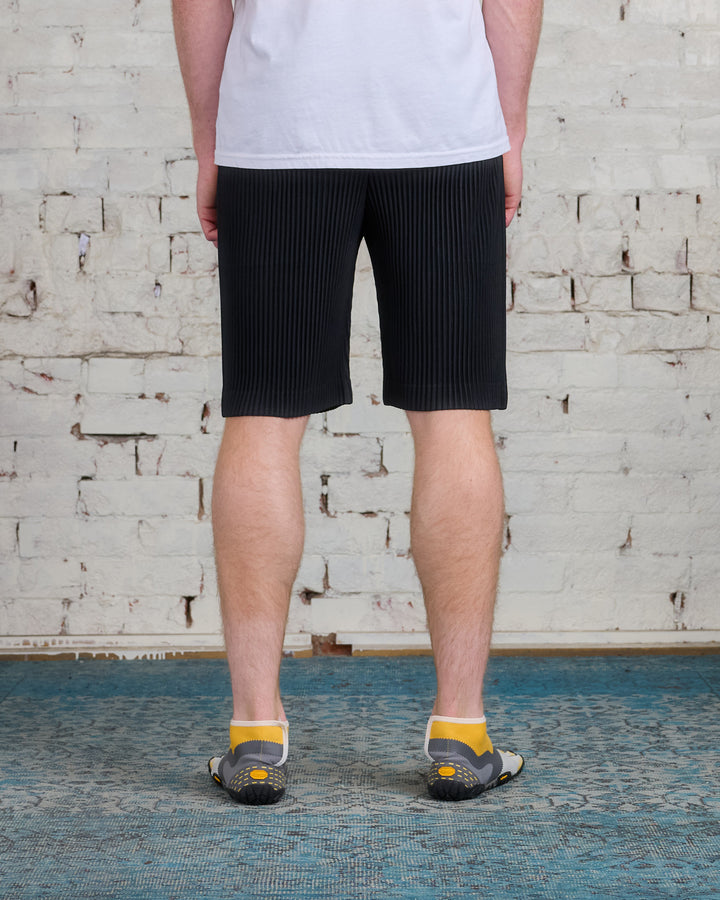 HOMME PLISSÉ ISSEY MIYAKE Pleats August Short Black