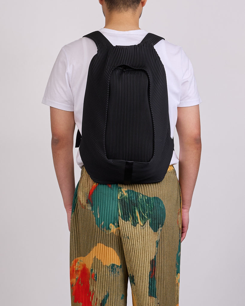 HOMME PLISSÉ ISSEY MIYAKE Pleats Backpack Black – LESS 17