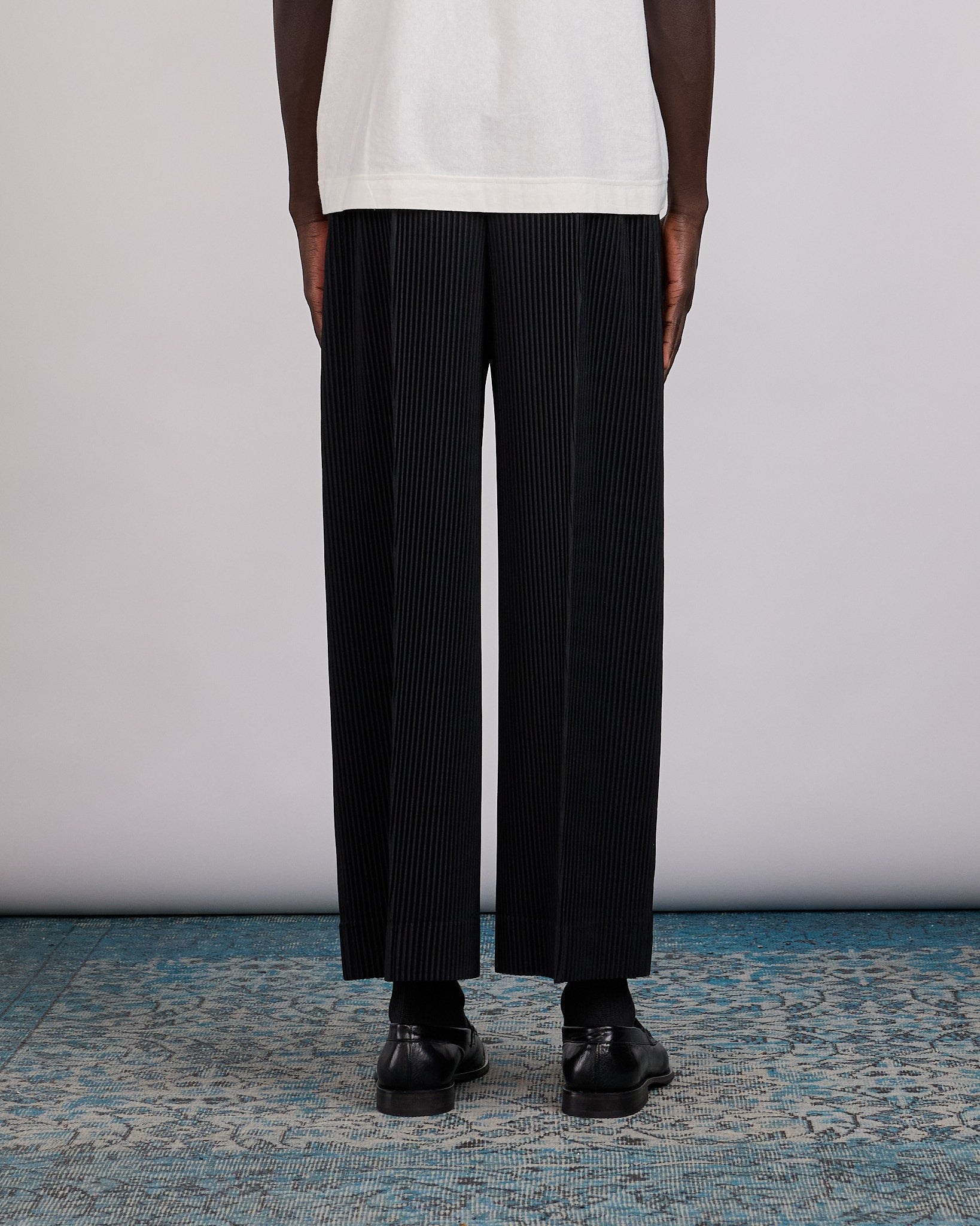 HOMME PLISSÉ ISSEY MIYAKE Pleats January Bias Pant Black – LESS 17