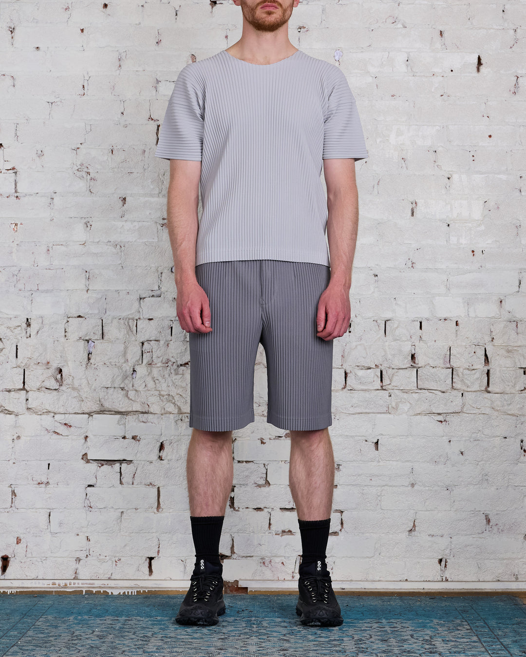 HOMME PLISSÉ ISSEY MIYAKE Pleats May Short Warm Gray