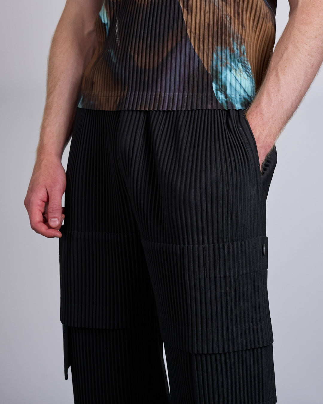 HOMME PLISSÉ ISSEY MIYAKE Pleats Multi-Pocket Pant Coke Gray