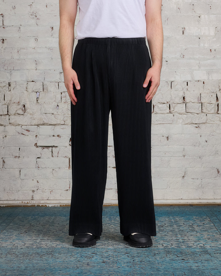 HOMME PLISSÉ ISSEY MIYAKE Pleats September Straight Pant Black