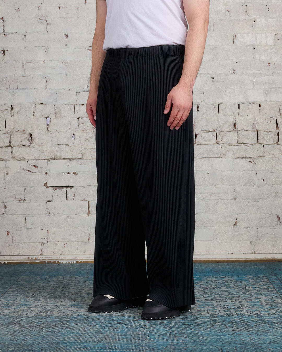 HOMME PLISSÉ ISSEY MIYAKE Pleats September Straight Pant Black