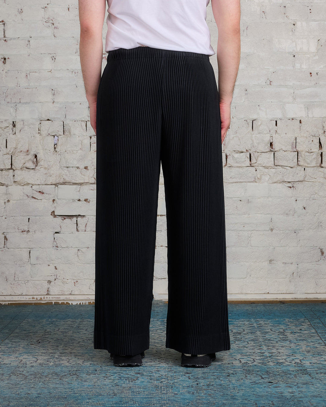 HOMME PLISSÉ ISSEY MIYAKE Pleats September Straight Pant Black