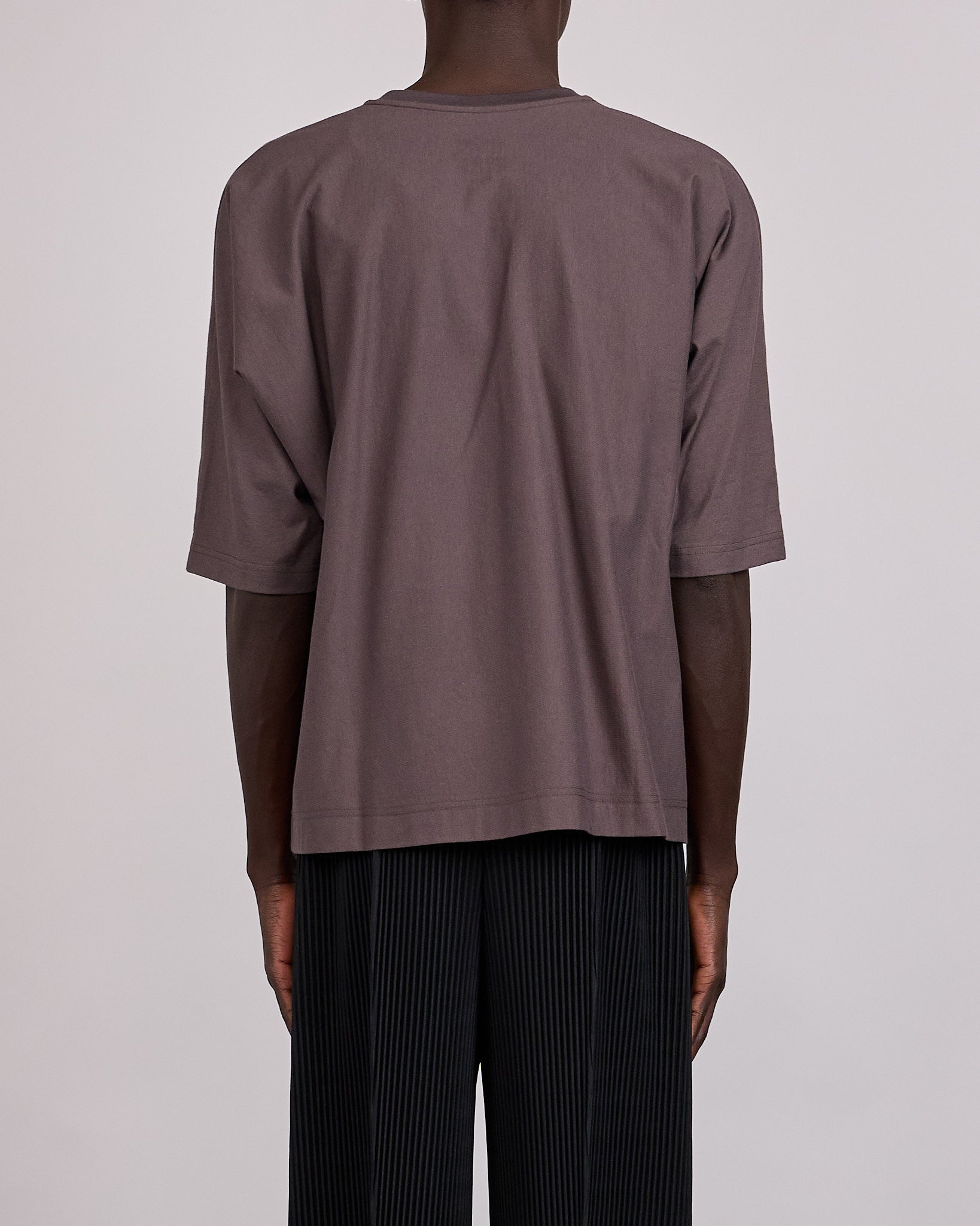 HOMME PLISSÉ ISSEY MIYAKE Release 1 T-Shirt Charcoal – LESS 17