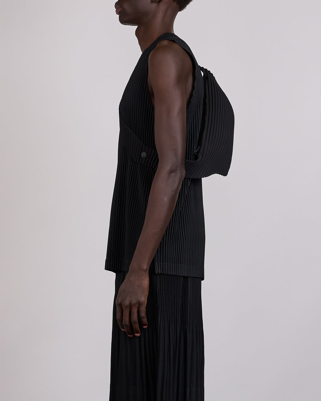 HOMME PLISSÉ ISSEY MIYAKE Versatile Crossbody Bag Black