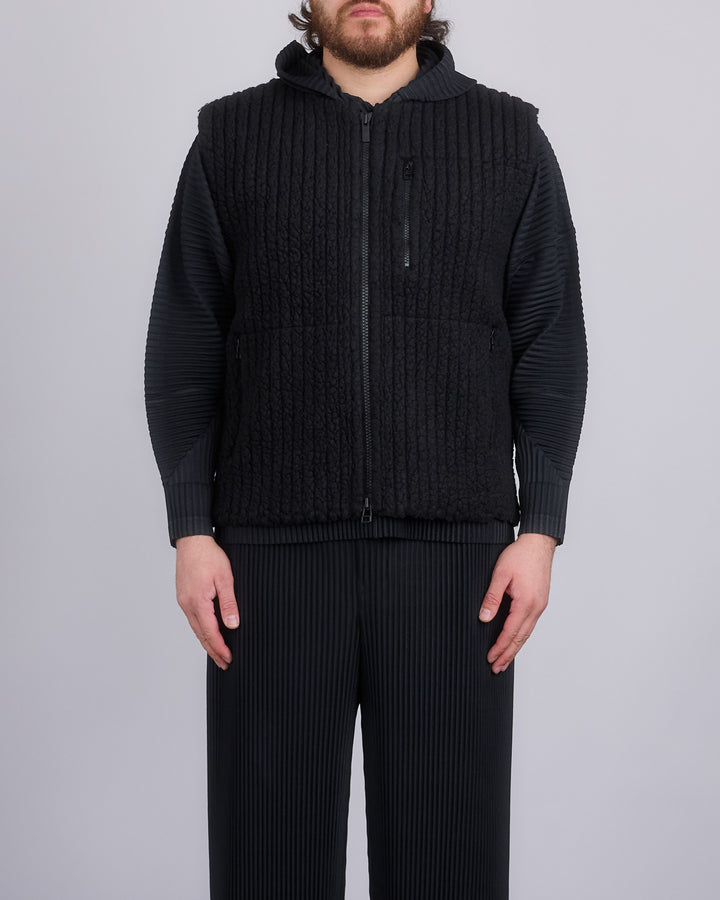 HOMME PLISSÉ ISSEY MIYAKE December Fleece Pleats Vest Black