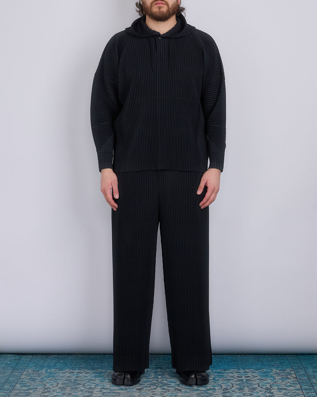 HOMME PLISSÉ ISSEY MIYAKE December Pleats Button Hoodie Black