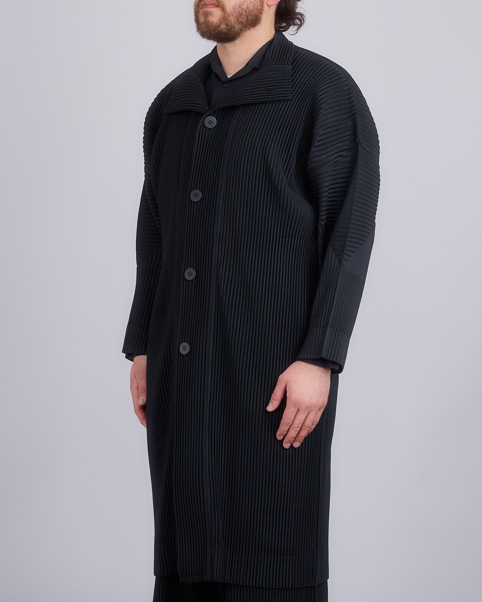 HOMME PLISSÉ ISSEY MIYAKE Pleated November Coat Black – LESS 17