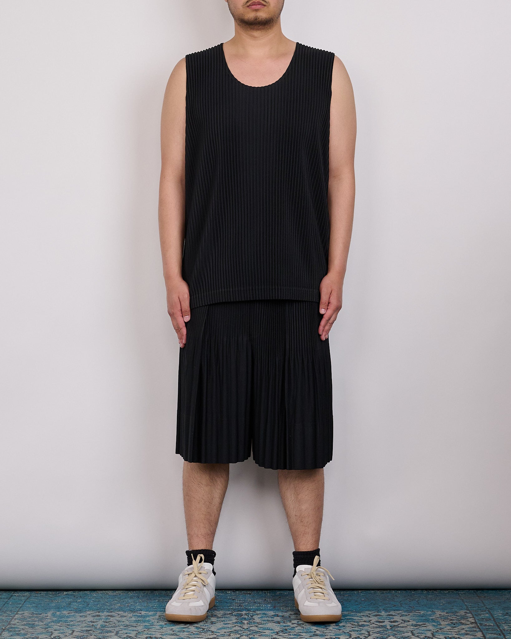 HOMME PLISSÉ ISSEY MIYAKE June Tank Top Black – LESS 17