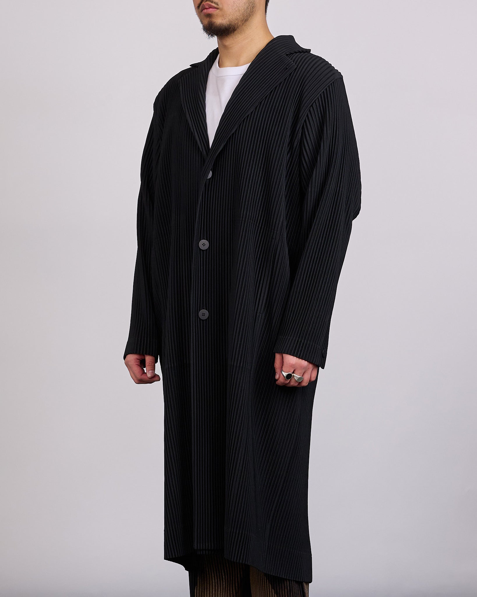 HOMME PLISSÉ ISSEY MIYAKE Tailored Pleats Coat Black – LESS 17