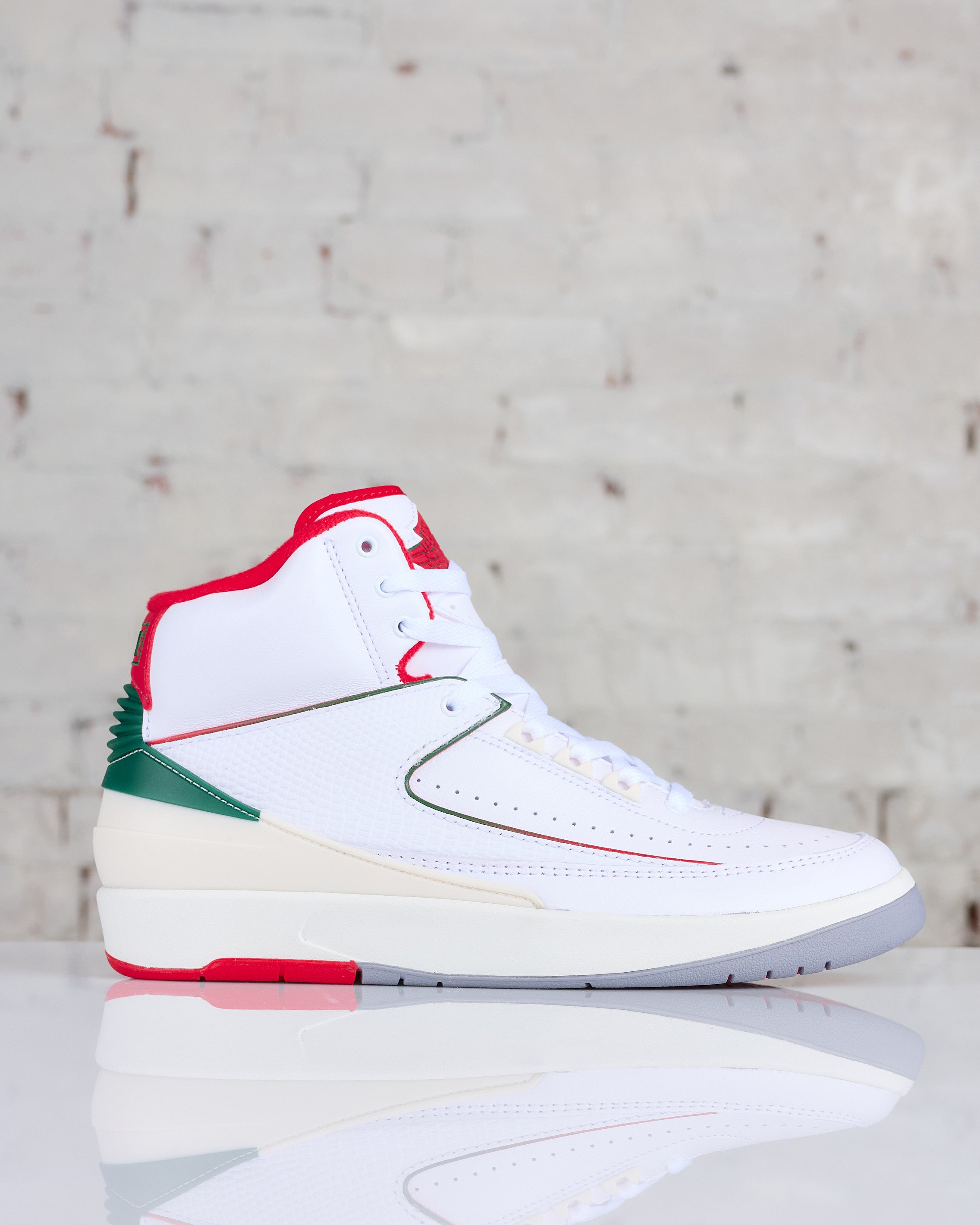 Nike Men's Air Jordan 2 Retro White/Fire Red-Fir-Sail