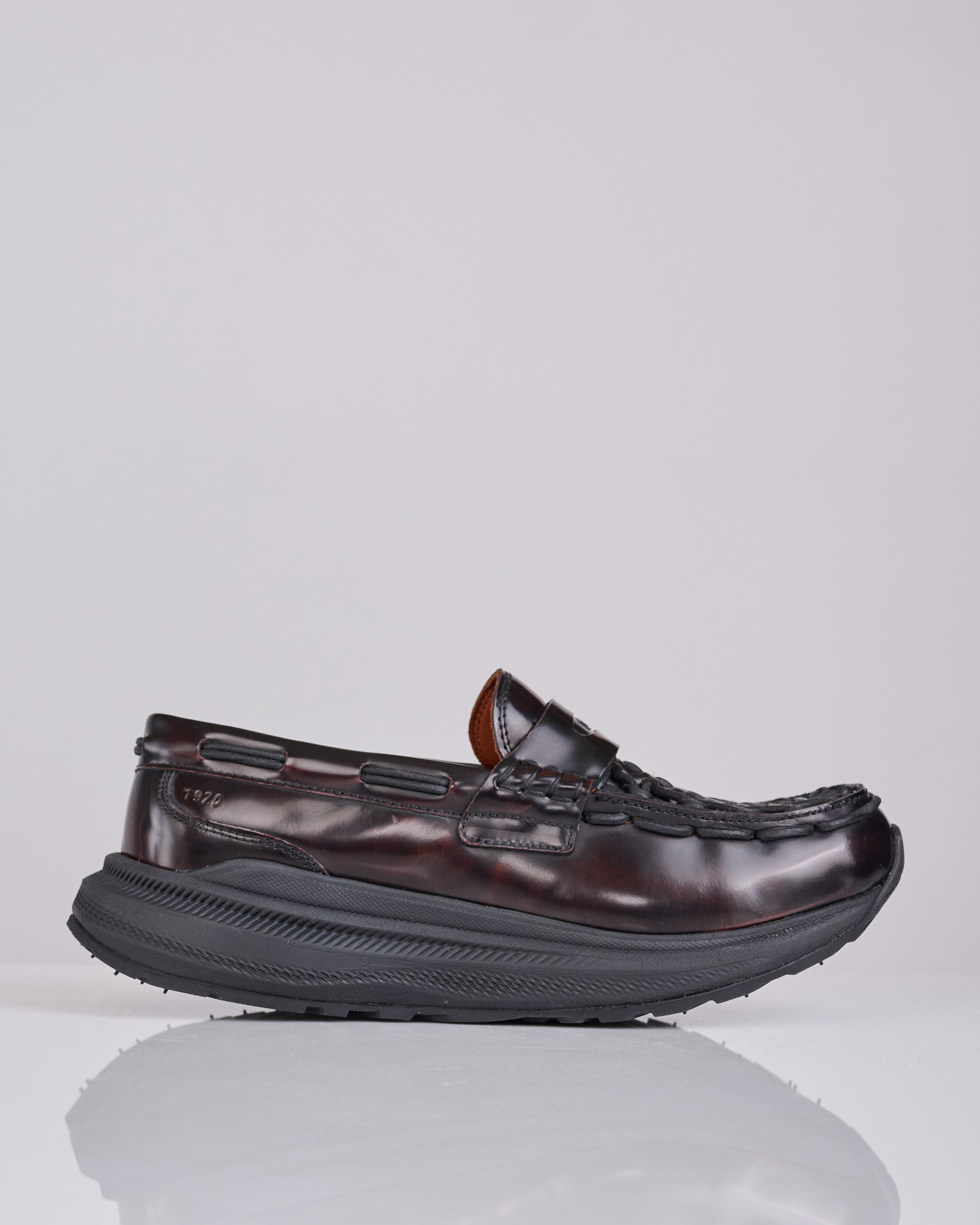 KEEN UNEEK LOAFER WK X-OXBLOOD/BLACK CORDOVAN – LESS 17