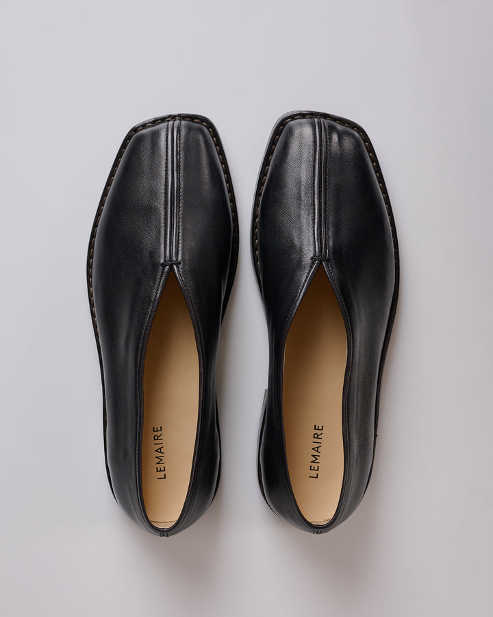 LEMAIRE Flat Piped Slipper Shiny Nappa Black/Dark Chocolate