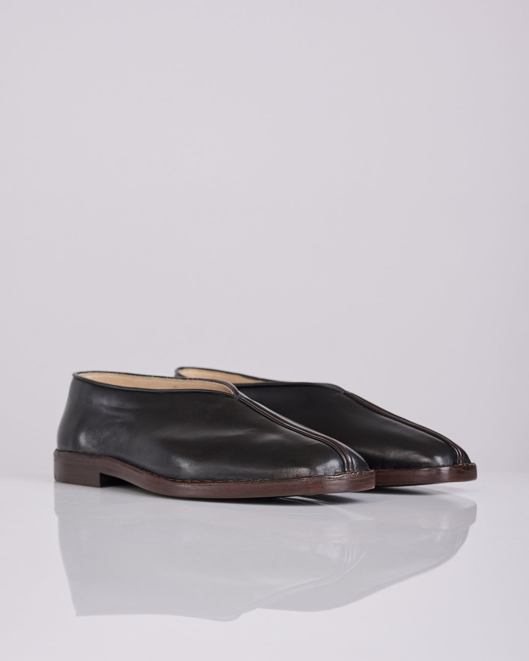 LEMAIRE Flat Piped Slippers Nappa Leather Black Dark Chocolate
