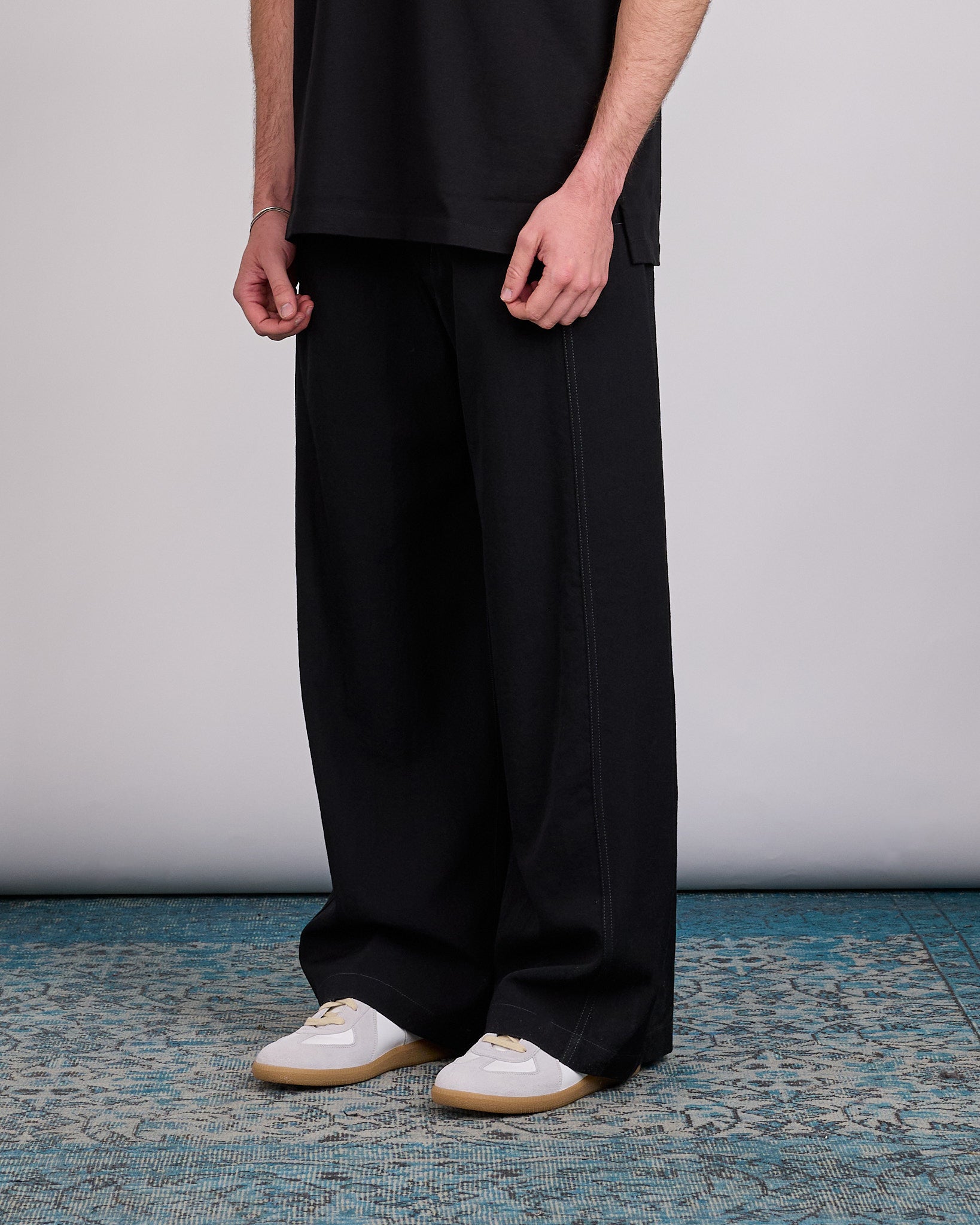 新品LEMAIRE FELTED PANTS ブラック L　定価55000円 - PANTS SOFT VOLUME Pyjama Pant