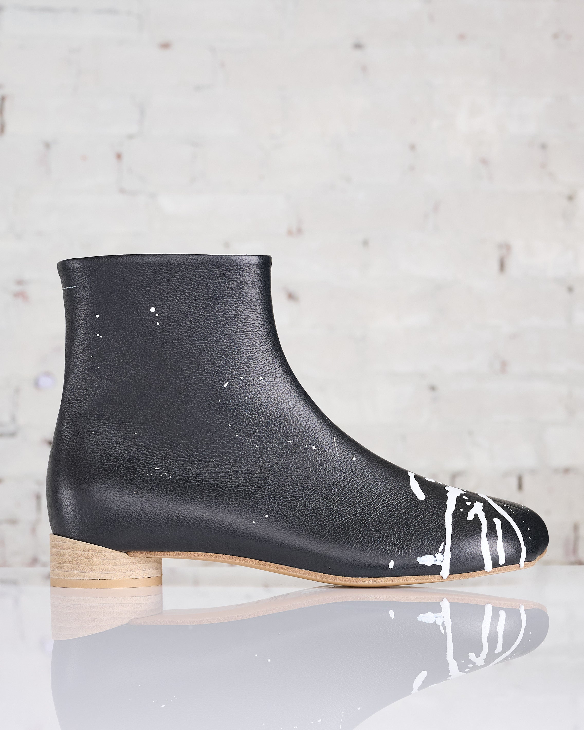 MM6 Maison Margiela Ankle Boot Black/Bright White – LESS 17