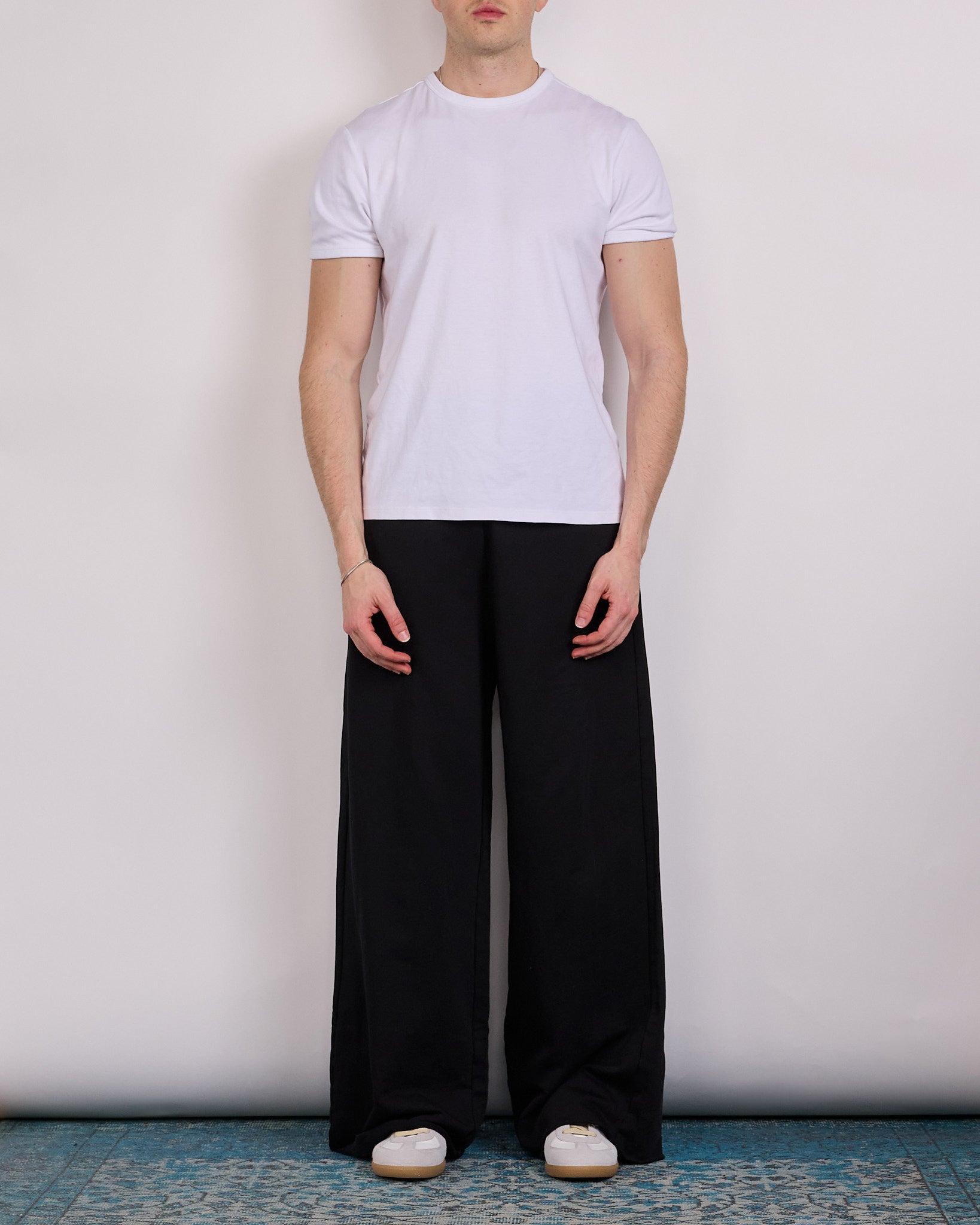 MM6 Maison Martin Margiela MM6 スウェット Maison Margiela MM6 Unbrushed Relaxed Sweatpant Black – LESS 17