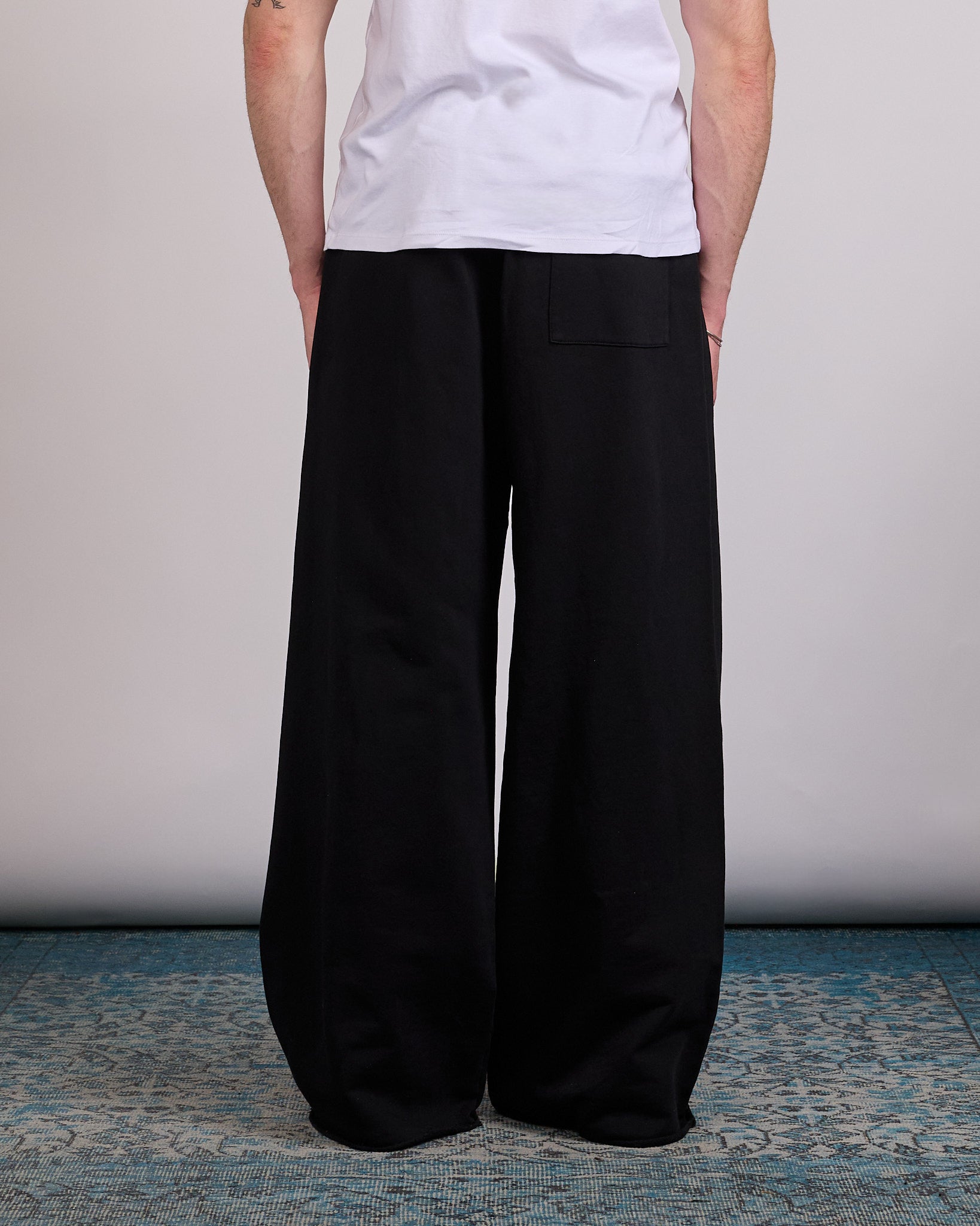 Maison Margiela MM6 Unbrushed Relaxed Sweatpant Black – LESS 17