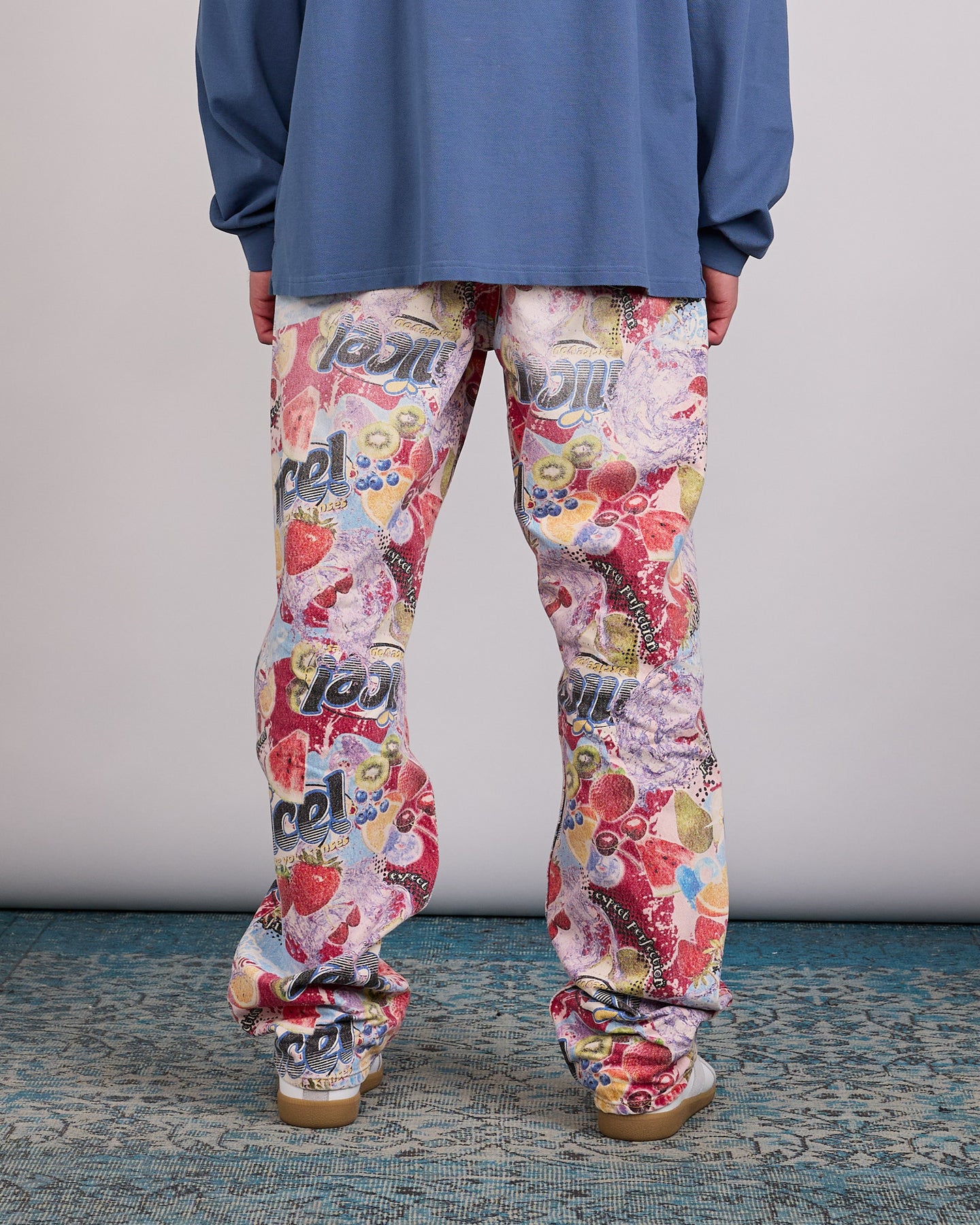 パンツ Martine rose floral denim ss21 Martine Rose 5-Pocket Relaxed Fit Jean Multicolored Fruits – LESS 17