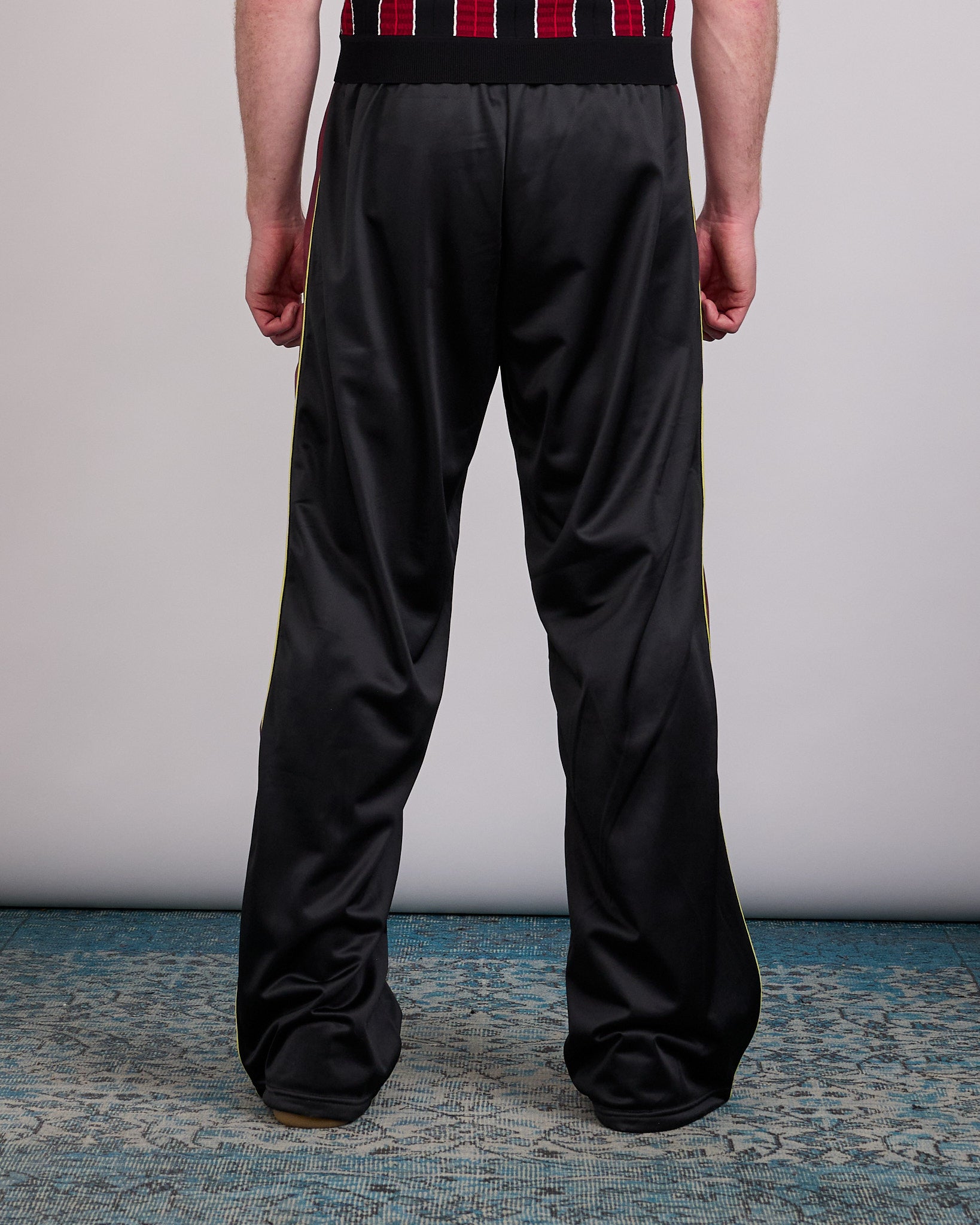 [最終値下げ] Martine Roseワイドレッグ トラックパンツSS24 Martine Rose Wide Leg Trackpant Black Burgundy – LESS 17