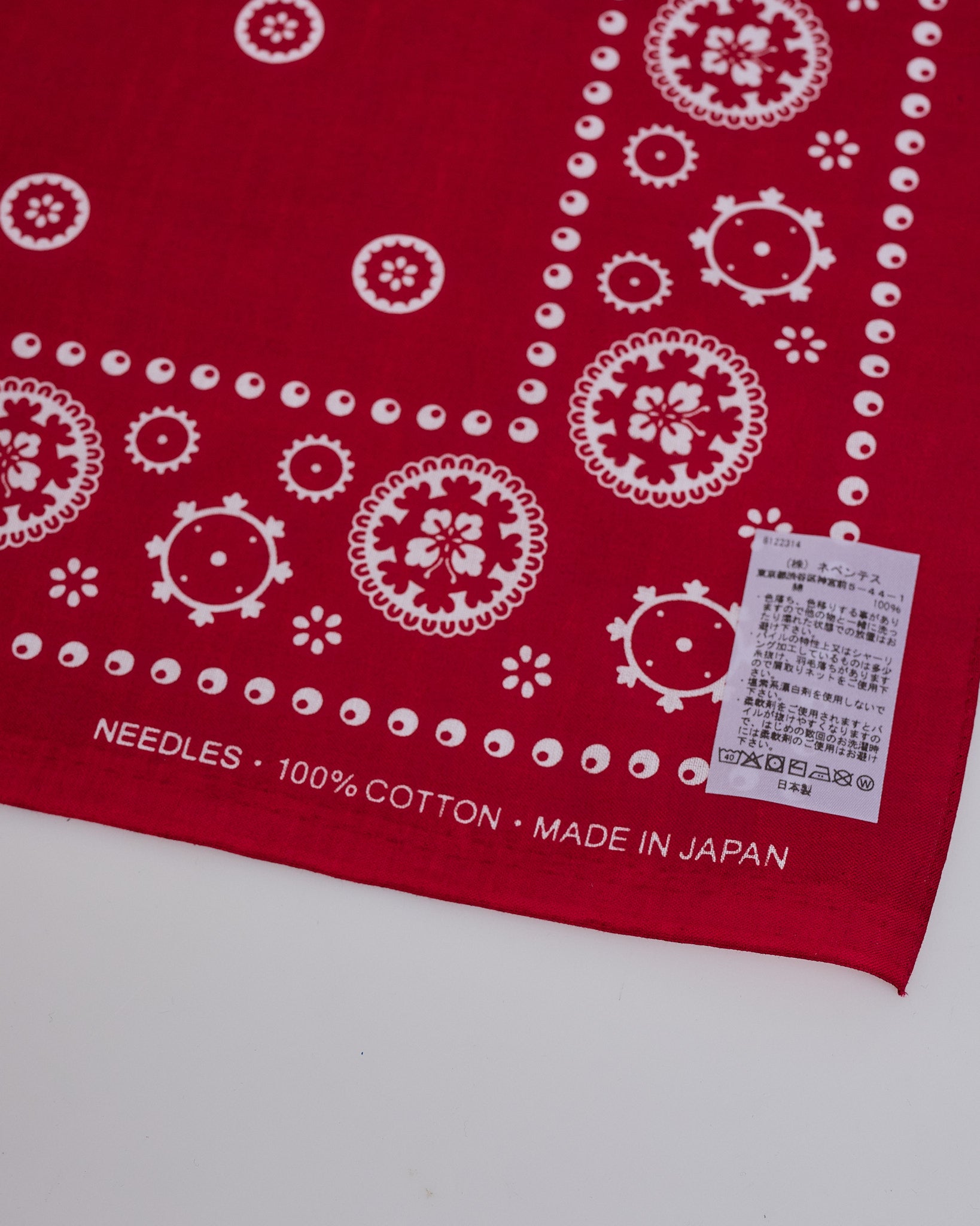 Needles Square Bandana Red – LESS 17
