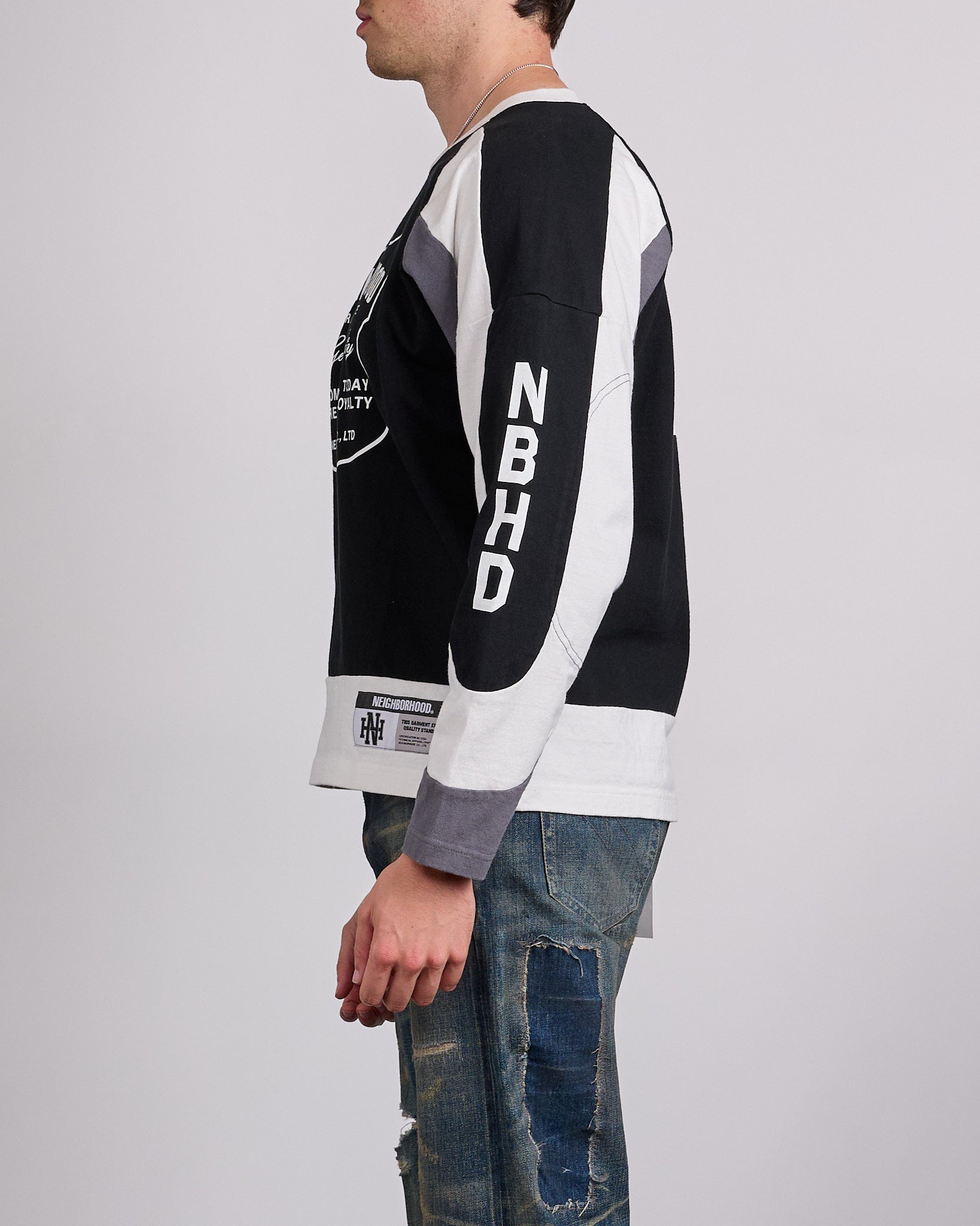 Neighborhood Hockey LS Crewneck Black – LESS 17
