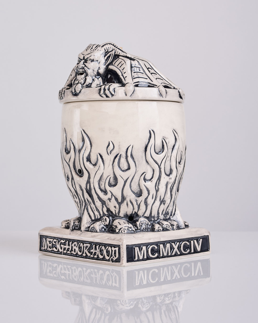 Neighborhood Cauldron Incense Chamber 262  Black