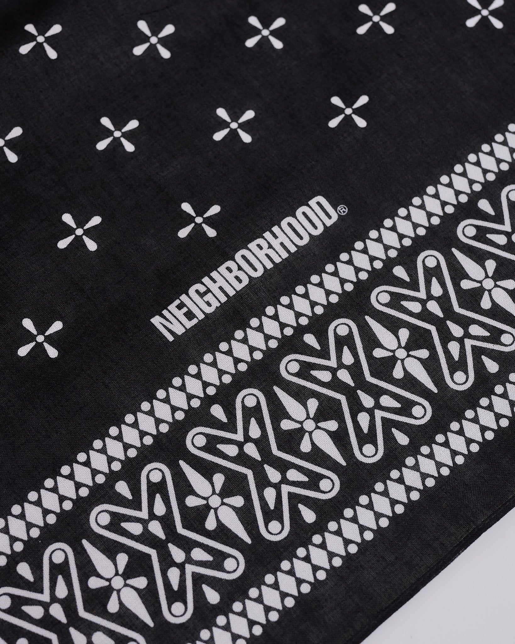 NEIGHBORHOOD BANDANA マフラー Neighborhood Cross Bandana 261 Black – LESS 17