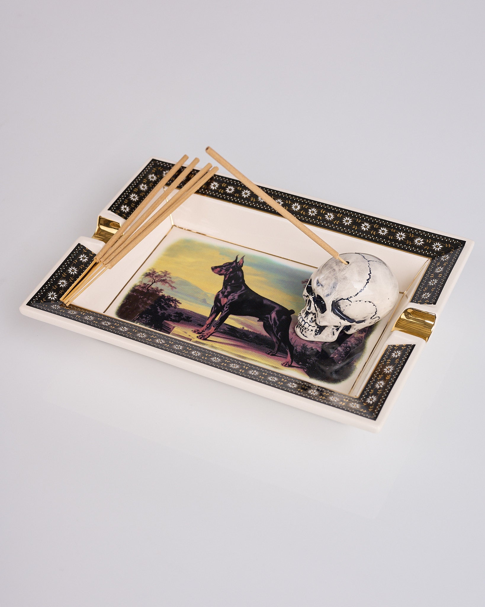 Neighborhood Square Incense Tray Black – LESS 17