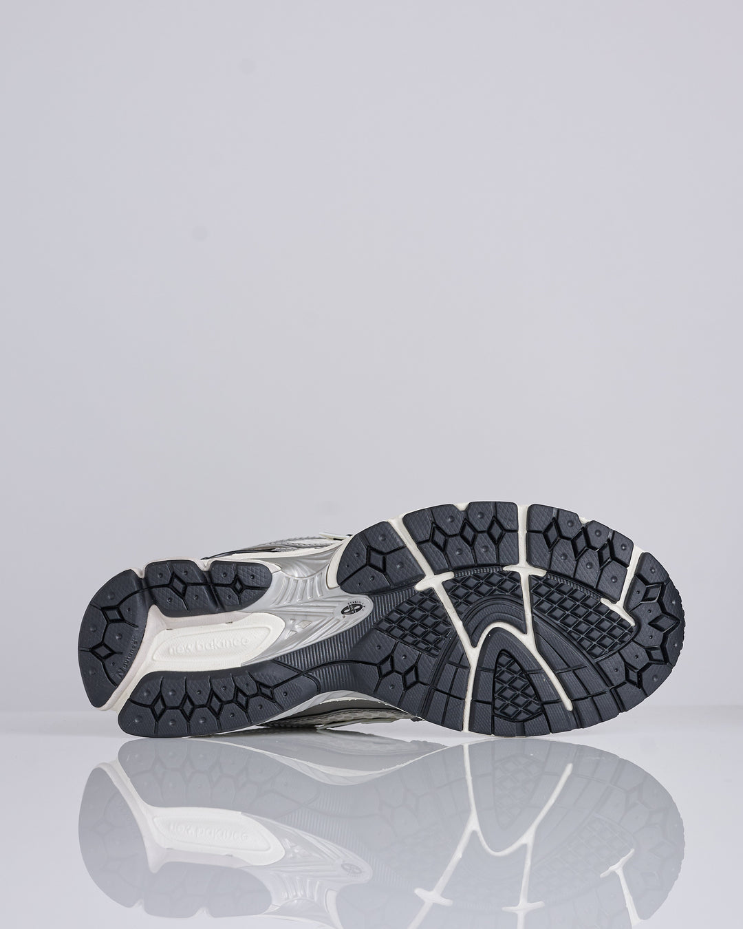 New Balance 1906R Silver/Metallic/Black/Sea Salt