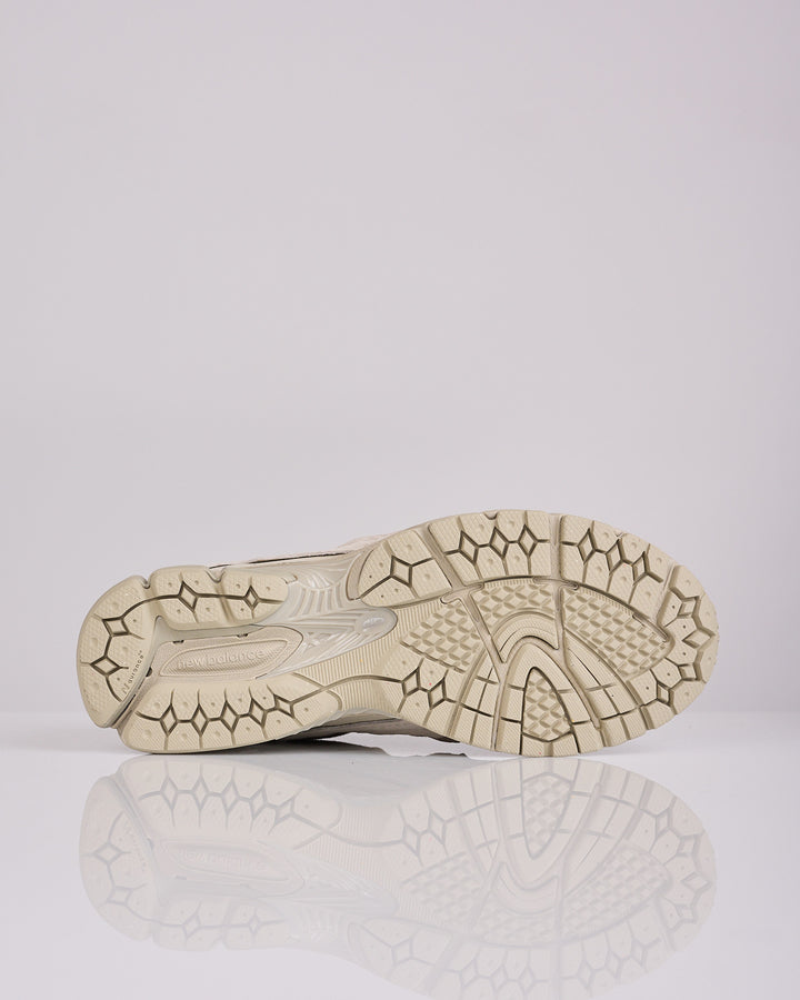 New Balance 2002D GORE-TEX Shipyard Silver