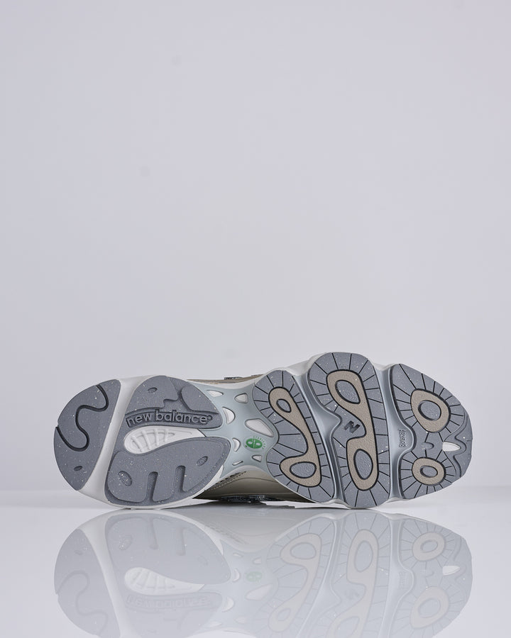 New Balance M1000 Arid Stone/Light Silver Metallic