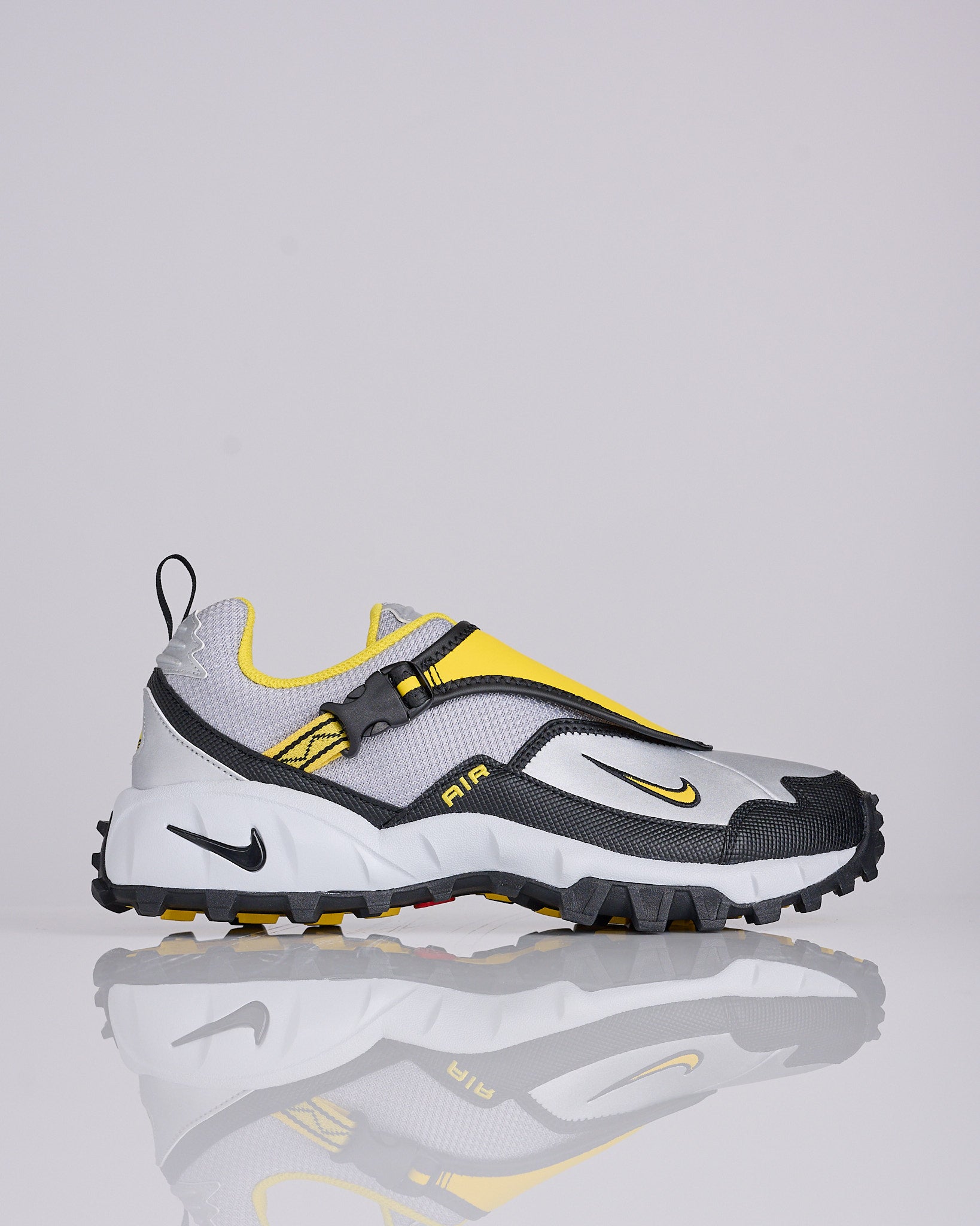 Nike ACG Phassad Black Yellow Zest-Metallic Silver HM7133