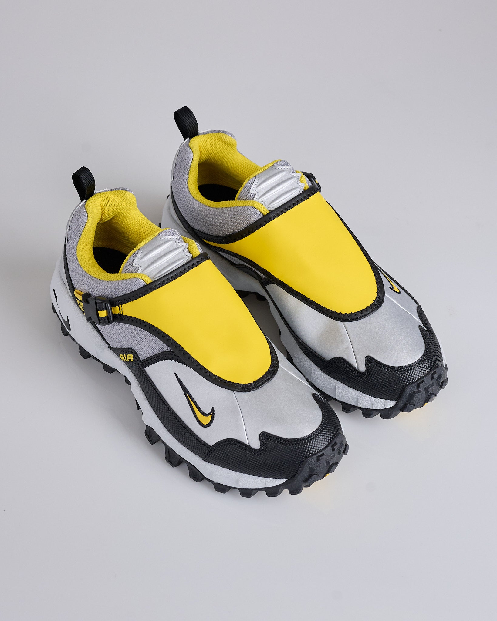 Nike ACG Phassad Black Yellow Zest-Metallic Silver HM7133