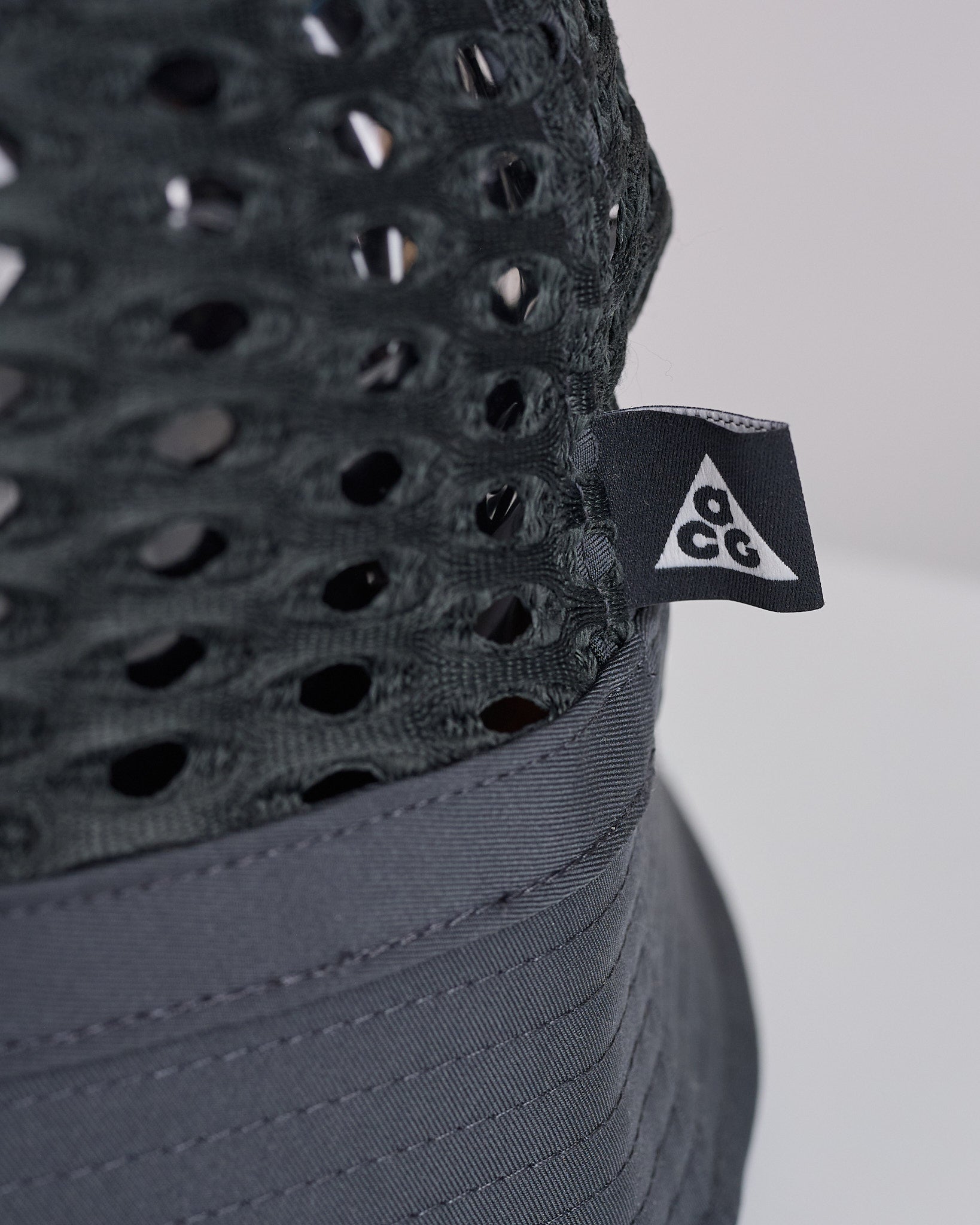 Nike ACG Radical AirFlow Apex Dri-FIT Bucket Hat Anthracite