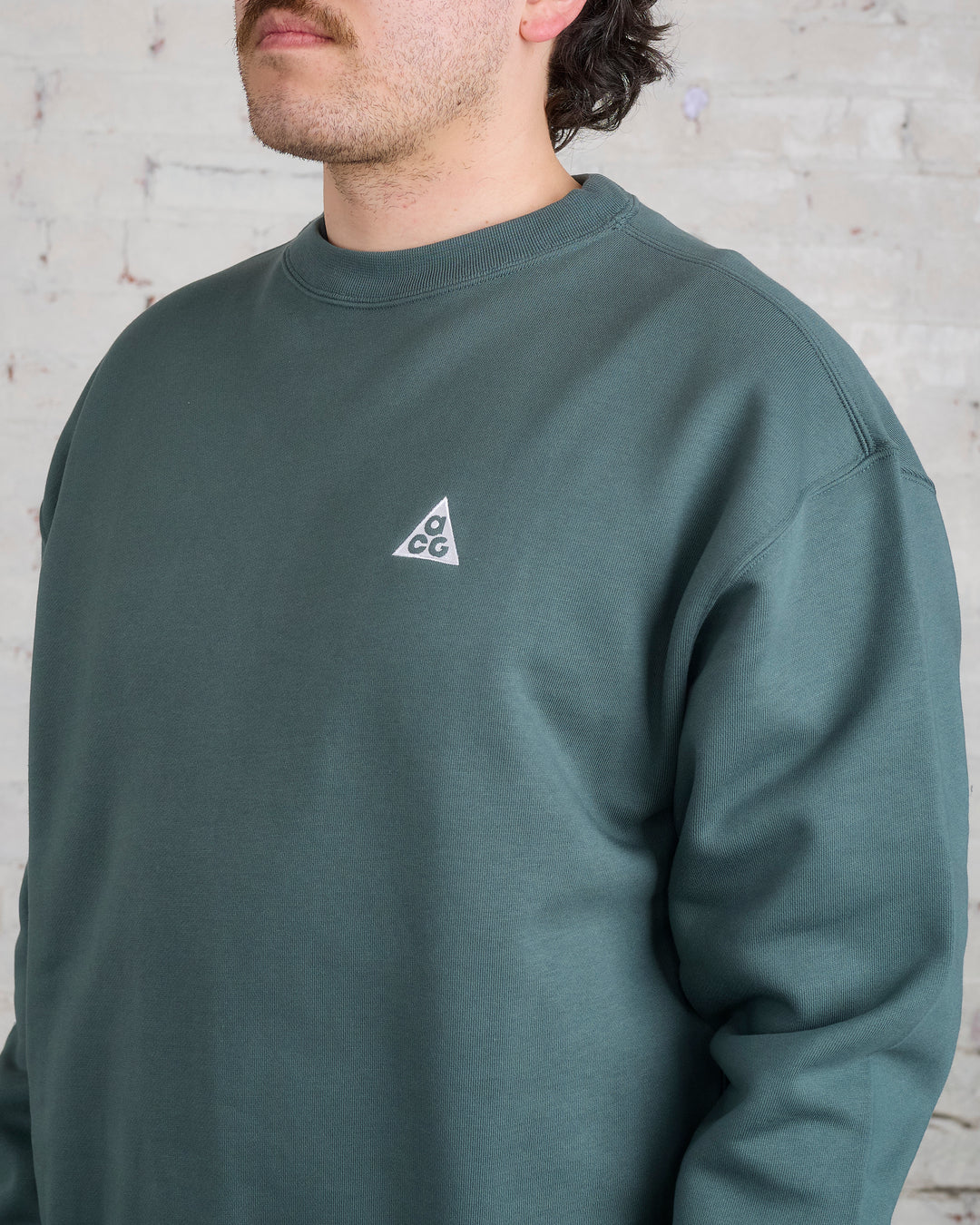 Nike ACG Therma-FIT "Tuff Fleece" Crewneck Sweatshirt Vintage Green Vintage Green Summit White