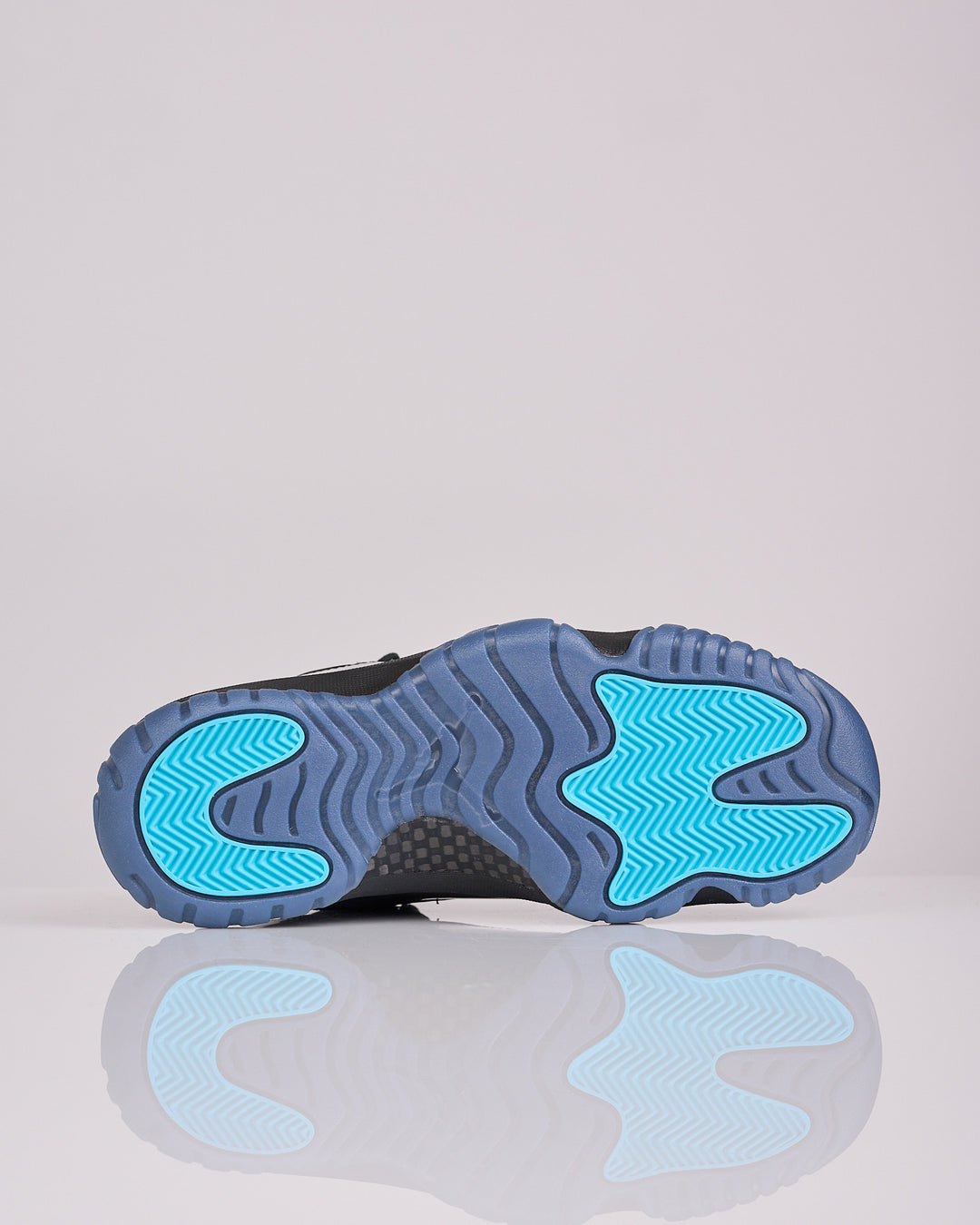 Nike Air Jordan 11 Retro "Gamma" Black Gamma Blue CT8012-047