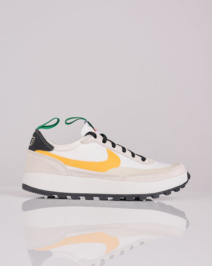 NikeCraft General Purpose Shoe Summit White Pine Green-University Gold DA6672 100