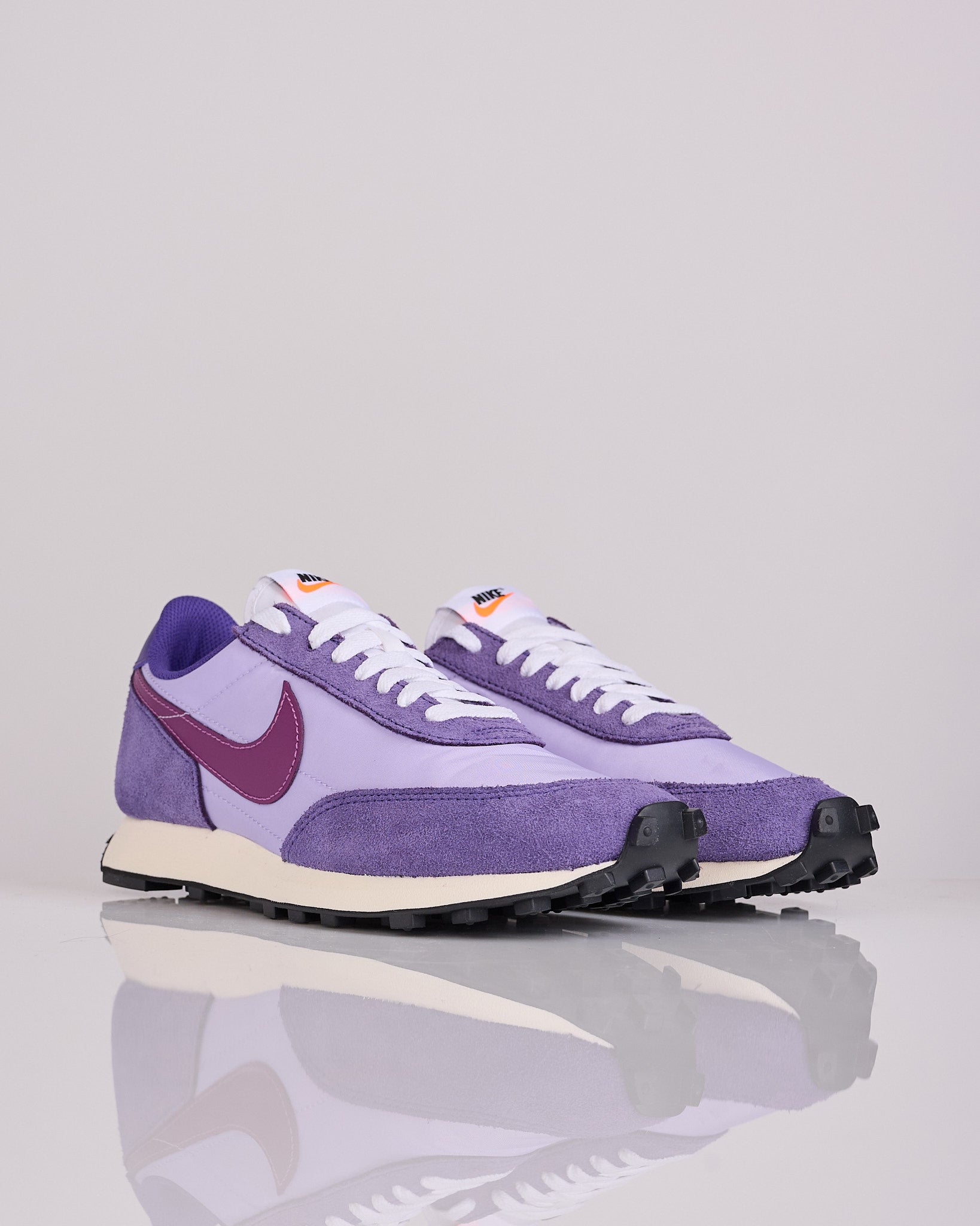 nike daybreak lilac