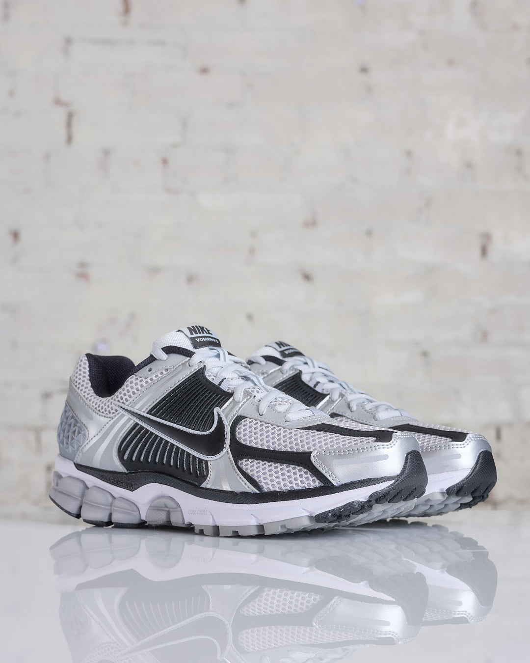 Nike Men's Zoom Vomero 5 Metallic Silver Black-Pure Platinum